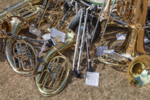 Musikinstrumente, Pause beim Gaufest des Gauverbandes I in Rosenheim, Oberbayern, Bayern, Süddeutschland, Deutschland, Europa Musikinstrumente, Pause beim Gaufest des Gauverbandes I in Rosenheim, Oberbayern, Bayern, Süddeutschland, Deutschland, Europa